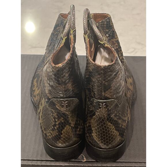 NWT Frye Women’s Snake Print Melissa Pull On Ring Short Ankle Boots Size 6 Olive - Picture 4 of 8